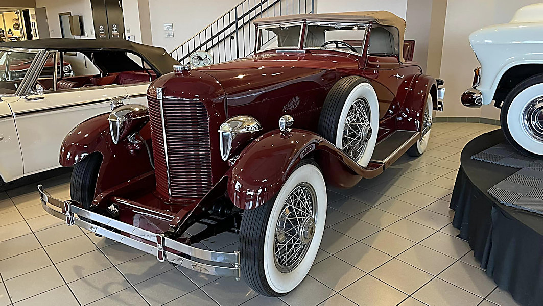 Click to Enlarge-Esc to Close myimgs/ArtDecoCars1910-36/1930Dupont Model G.jpg